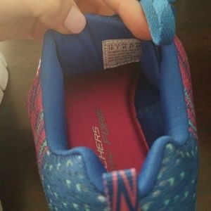 Sketchers memory foam sneakers